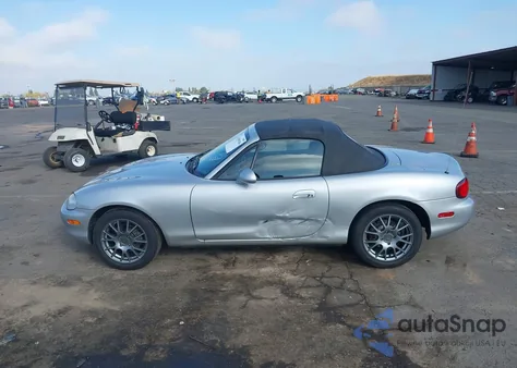 1999 Mazda Mx-5 Miata Leather Pkg/Popular Equipment Pkg/Sports Pkg/Touring Pkg z USA, uszkodzony, nr VIN JM1NB3530X0102896